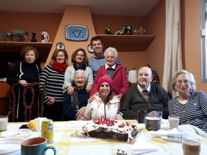 El Ayuntamiento ha felicitado a Eduardo con una tarta.