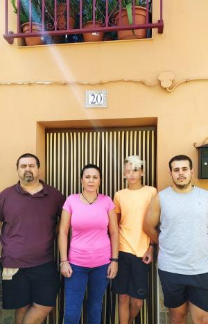 Familia afectada por el desahucio.