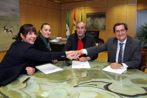 Firma del convenio entre Diputación y Cáritas de Granada y Guadix-Baza.