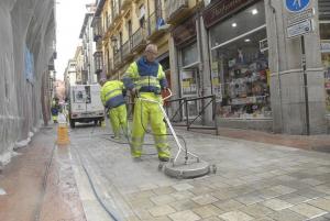 Limpieza de la cera en San Matías.