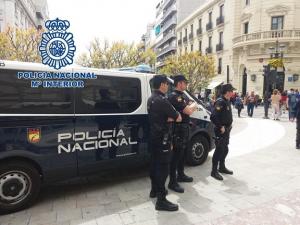 Agentes en el centro. 