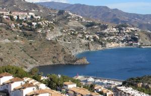 Acantilado entre Marina del Este y la playa de El Muerto, donde estaba el joven.