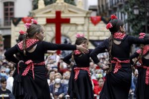 Espectáculo flamenco en la Plaza del Carmen durante el Día de la Cruz de 2022. 