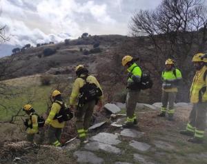 Bomberos forestales que participaron en la búsqueda del anciano. 