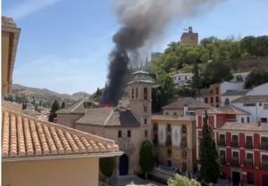 Imagen que muestra la cercanía de las llamas a Santa Ana. 