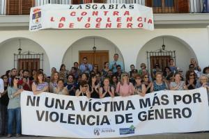 Imagen de la concentración de repulsa celebrada en Las Gabias el año pasado tras el crimen.