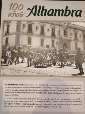 Cartel cuya retirada pide VJR Granada.