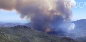 El fuego, de gran magnitud, en la Sierra de los Guájares. 