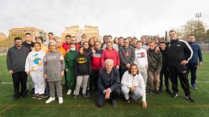 El concejal de Deportes con participantes en las actividades de Homo Sapiens.