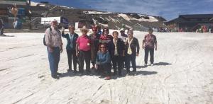 Algunos de los participantes en esta entrañable actividad durante su excursión a Sierra Nevada. 