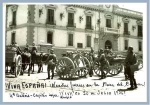 Batería número 4 de los artilleros, mandada por el capitán López-Rubio (1), que tomó el Ayuntamiento la tarde del 20 de julio. 