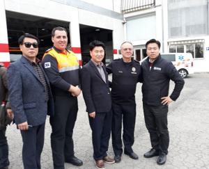 Visita de los técnicos coreanos al Parque de Bomberos.