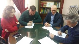 Firma del acuerdo de resolución del convenio con el Ayuntamiento.