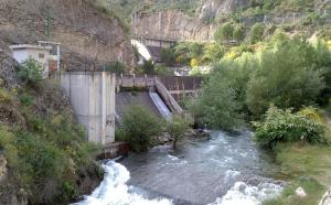 Río Genil tras su paso por la represa de Pinos Genil. 