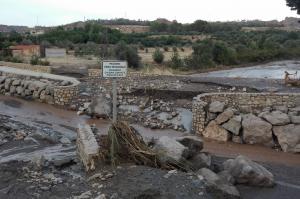 Daños en un vado del río. 