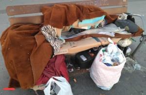 Pertenencias de una persona sin hogar. 