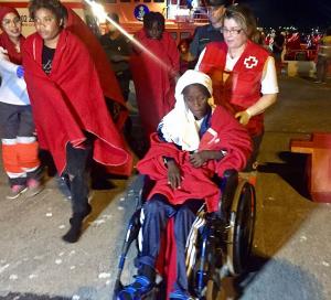 Llegada al Puerto de Motril de las personas rescatadas. 