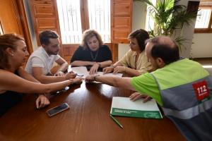 La alcaldesa de Alfacar con la delegada de la Junta. 