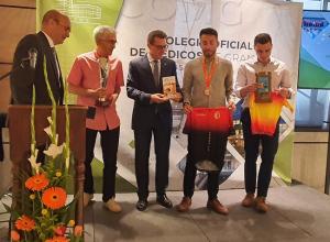 Jorge Fernández, con los médicos ciclistas que han participado en el campeonato nacional.