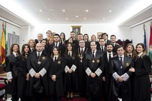 Imagen de la toma de posesión de la directiva del grupo de abogados jóvenes de Granada.