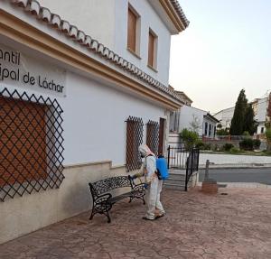 Labores de limpieza desarrolladas por el personal municipal.