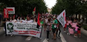 Cabecera de la manifestación por una educación pública de calidad.