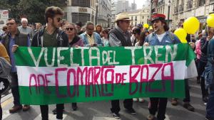 Asociación de Amigos del Ferrocarril de Baza en la manifestación del domingo.