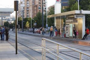 Imagen de archivo de una parada del metro de Granada. 