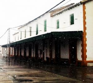 Nieva, en la antigua estación de tren de Baza.