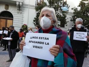 Imagen de archivo de una protesta contra los cortes de luz. 