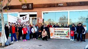 Concentración frente a la sede del PSOE provincial. 