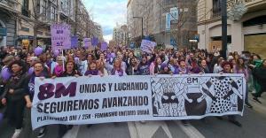 Cabecera dela multitudinaria manifestación de este 8M en Granada.