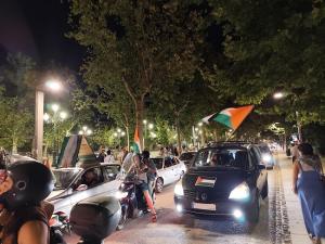 Llegada al Paseo del Salón de la caravana solidaria. 
