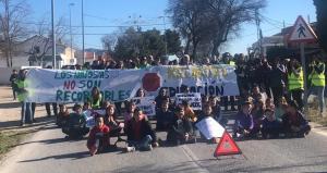 Protesta en Castril este miércoles en contra de los planes educativos de la Junta.