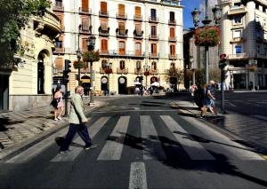 Imagen de Puerta Real, en la capital, este domingo.