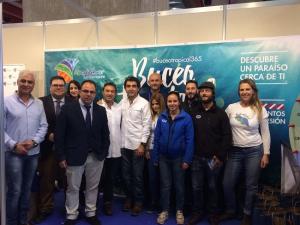 Representantes municipales y de centros de buceo.