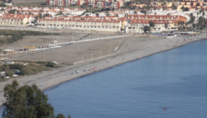 Los proyectos hoteleros para Salobreña 'han destrozado' la playa, según Ecologistas.