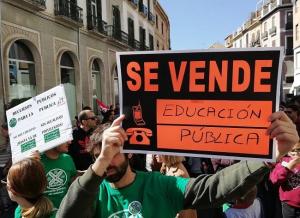 Imagen de archivo de una movilización en defensa de la escuela pública.