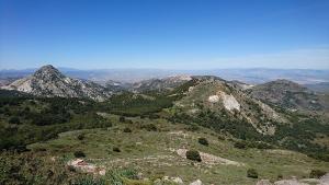 Zona del Trevenque (izqda.) en el Parque Natural de Sierra Nevada. 