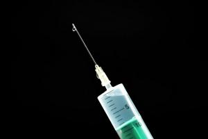 La vacunación se hará con dosis de Pfizer o Moderna. 