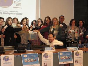 Personal de la Biblioteca Universitaria y organizadores celebran el récord de participación.