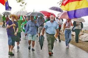 La lluvia no impidió este jueves la celebración de la marcha en memoria de la víctimas del franquismo.