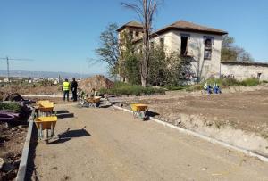 Obras para el nuevo parque junto a la Casería de los Cipreses. 
