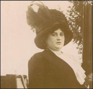 María de Zayas en una foto tomada en la década de 1910-20.