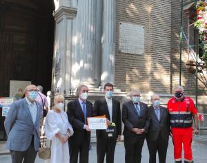 El delegado de Salud y el director del 061 con los responsables de la Basílica.