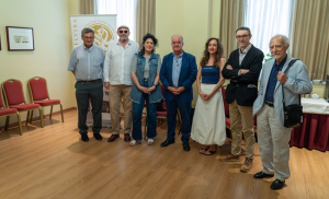 Jurado del I Premio de Novela Corta Francisco Ayala, con los escritores Pedro Ruiz-Cabello, Miguel Ángel Contreras y Eva Díaz Pérez, la decana de la Facultad de Letras de la UGR, Ana Gallego, el editor Miguel Ángel Cáliz, y el académico José María Merino.