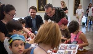 Los menores aprenden a la vez que se divierten en el museo.