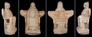 Fotografías en el rango visible de cuatro vistas. De izquierda a derecha: lateral derecho, frontal, trasera y lateral izquierdo de la Dama de Baza.