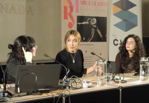 De izq. a dcha., Sara Armada, Anni B. Sweet y Rosa Berbel, en la mesa redonda de la semana pasada.