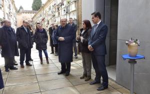 Acto de inhumación de las cenizas de poeta y escritor granadino.